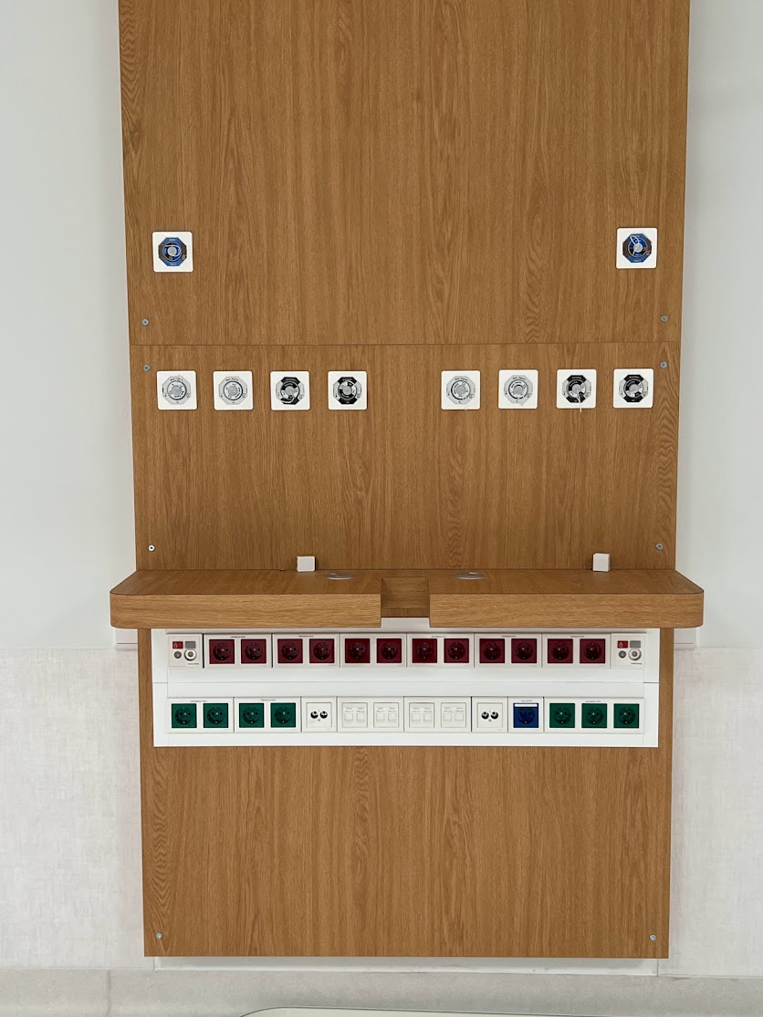 Meditsiinigaasi väljundid palatipaneelil